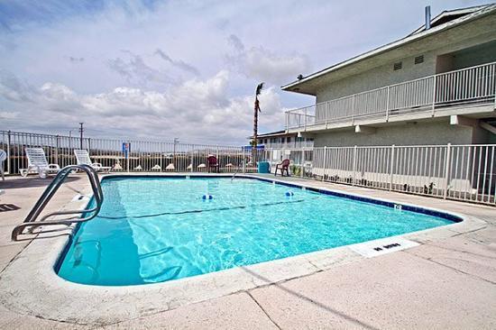 Hilltop Inn & Suites Victorville Facilities photo