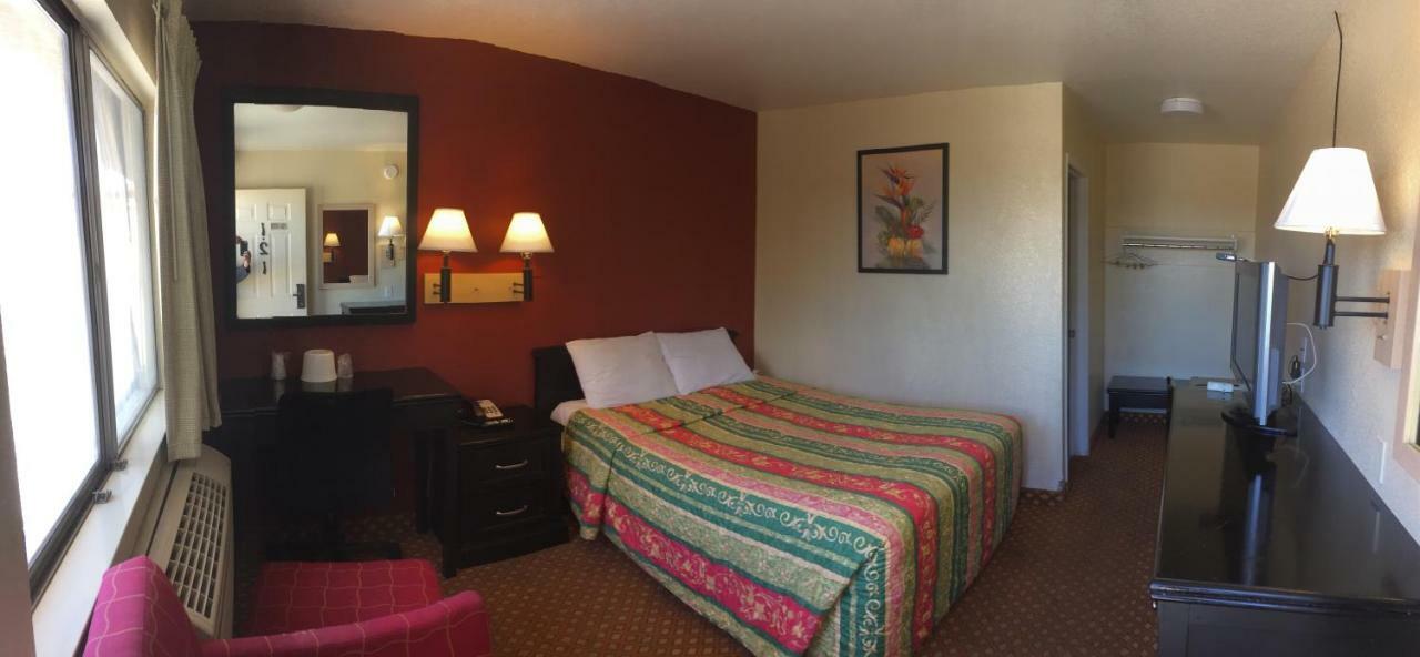 Hilltop Inn & Suites Victorville Exterior photo